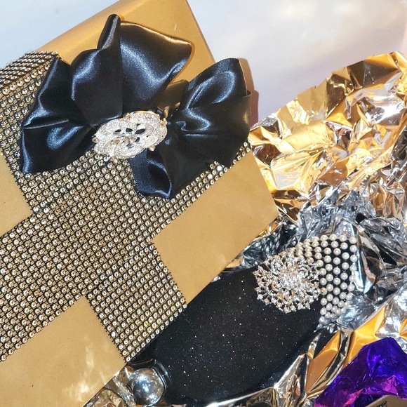 Gift box - Picture 2 of 2